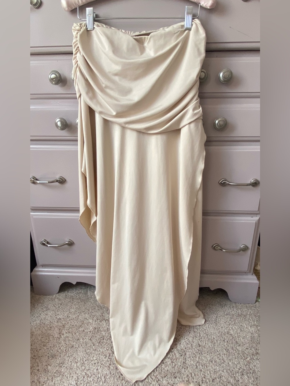 Brand new cream handkerchief style skirt. Size medium.
